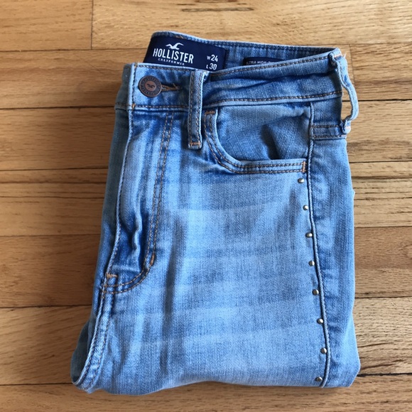 Hollister Denim - Hollister Ultra High Rise Super Skinny Jeans. Size 0R